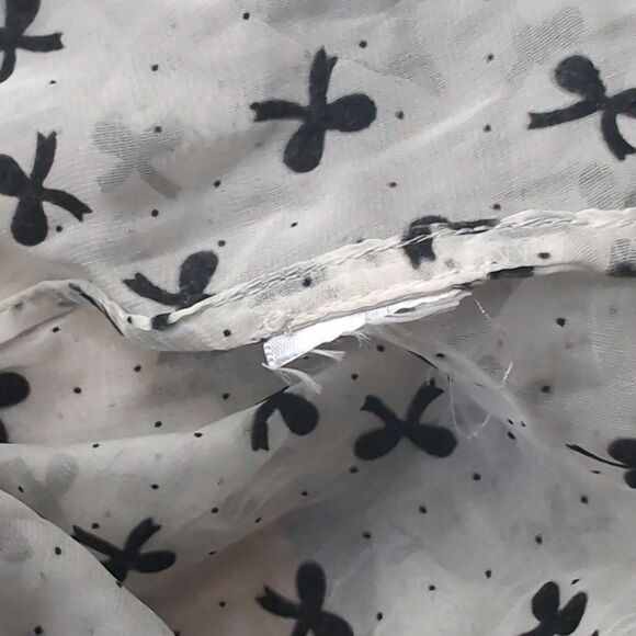 White Chiffon With Black Velvet Bows Button Down Blouse Size M - Picture 5 of 13